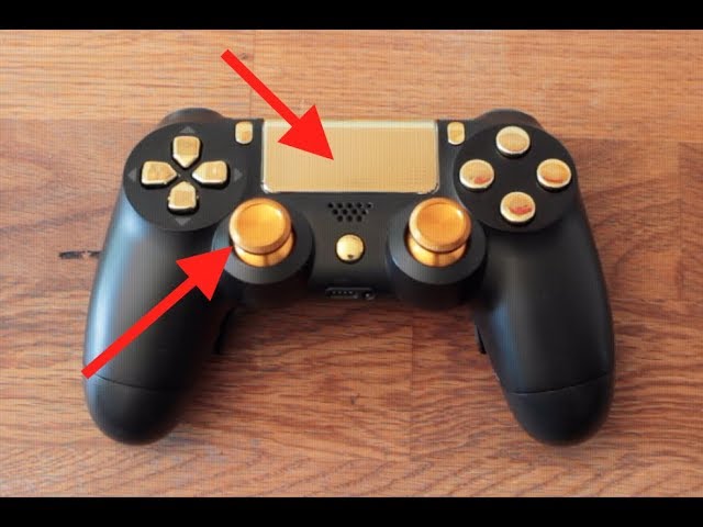 Geöffneter PS4 Controller mit neuen Tasten und Alusticks