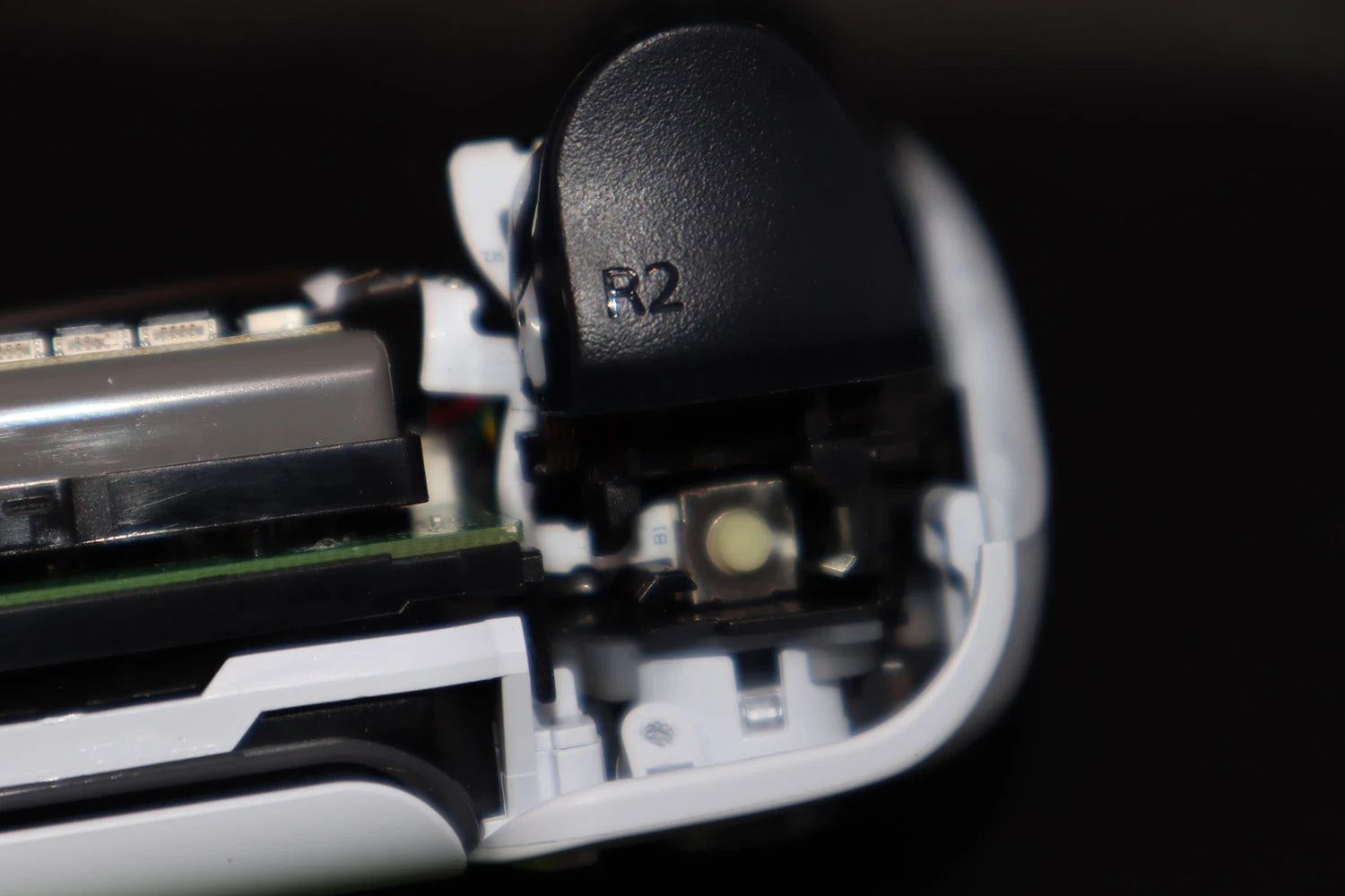 ps5_trigger_flexkabel_einbau_von_aussen