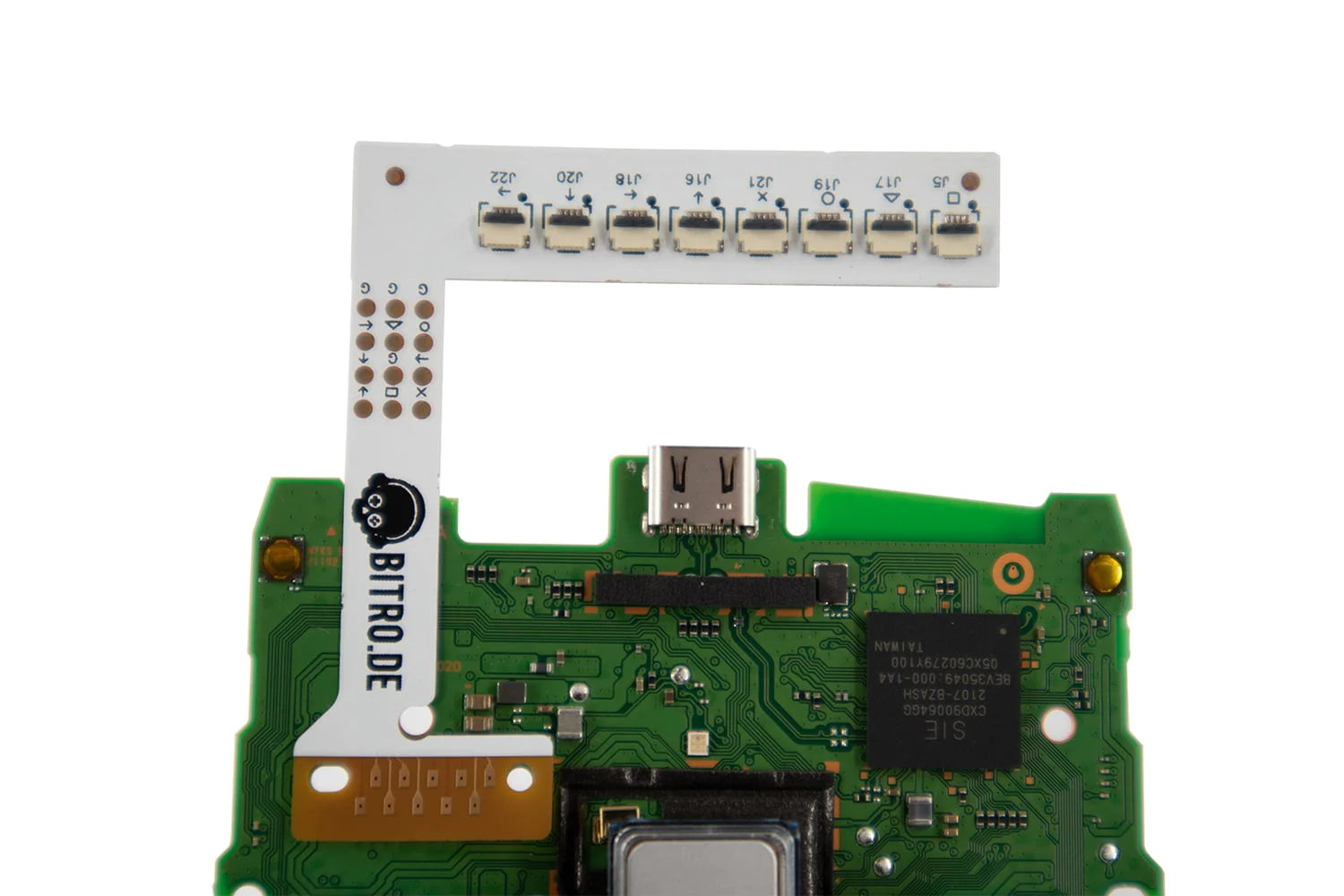 Eingebauter PS5 Remapper V2 auf grüner Controller Platine mit Metalltastern