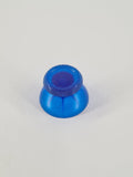 Einzelner blauer transparenter Analogstick mit strukturierter Kappe