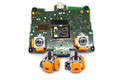 PS5 Hall Effekt Analogsticks auf grüner Controller Platine mit orangefarbenen Basen