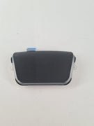 Schwarzes PS5 Touchpad mit blauem Flachbandkabel und transluzenter Halterung