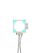 Weisse Leiterplatte mit LEDs und Kabeln fuer PS5 Analogstick