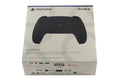 Weiße Originalverpackung eines schwarzen Sony DualSense Wireless Controllers für die PlayStation 5