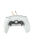 Weiße PS5 Controller Rückschale mit dunkelgrauem Scull V3 Paddle und Totenkopf-Logo