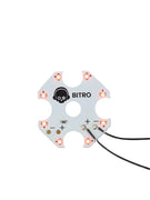 Weiße sternförmige Leiterplatte mit acht roten LEDs und angelöteten Kabeln für PS5 Controller
